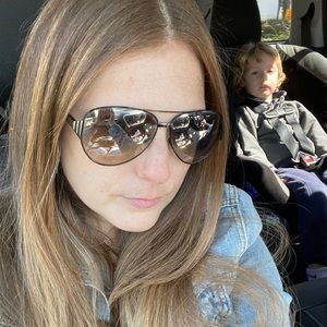 Meet your Posher, Perri